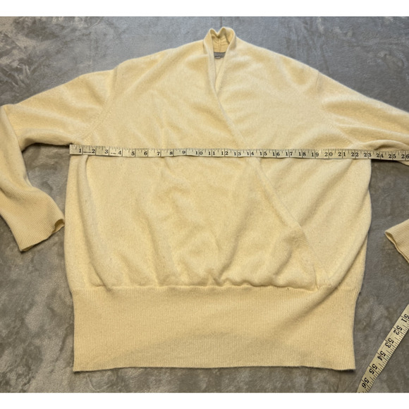 Neiman Marcus The Cashmere Collection Sweater Women’s Large Beige 100% Cashmere - Picture 4 of 11